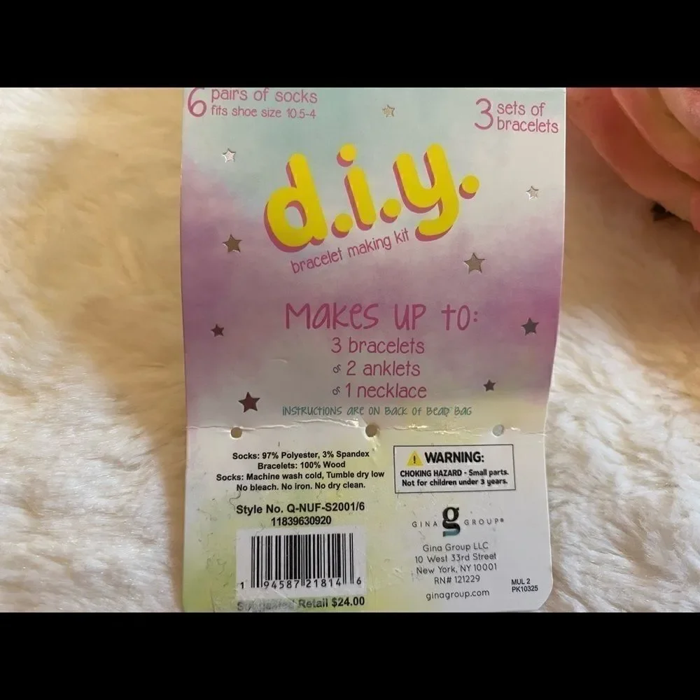 D.I.Y. Girls 6 Pairs of Socks, Bracelet making kit